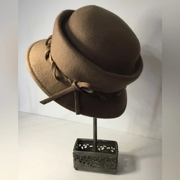 M’sieu Leon Women’s Felt Hat Made In Canada Vintage 1970s M main image 3